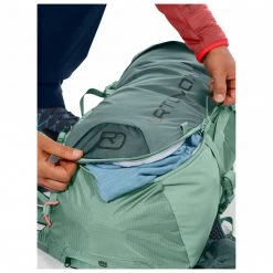 Ortovox - Women's Traverse 28 S - Sac à dos de montagne 9 Ortovox - Women's Traverse 28 S - Sac à dos de montagne -Sacs à dos enfant Soldes Boutique ortovox womens traverse 28 s sac a dos de montagne detail 4