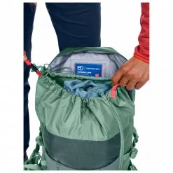 Ortovox - Women's Traverse 28 S - Sac à dos de montagne 11 Ortovox - Women's Traverse 28 S - Sac à dos de montagne -Sacs à dos enfant Soldes Boutique ortovox womens traverse 28 s sac a dos de montagne detail 6